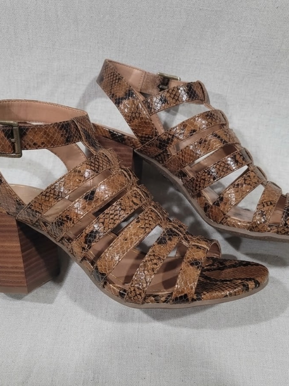 Vionic Brown Snake Embossed Sami Boa Block Heel Sandals Size 7 EUC